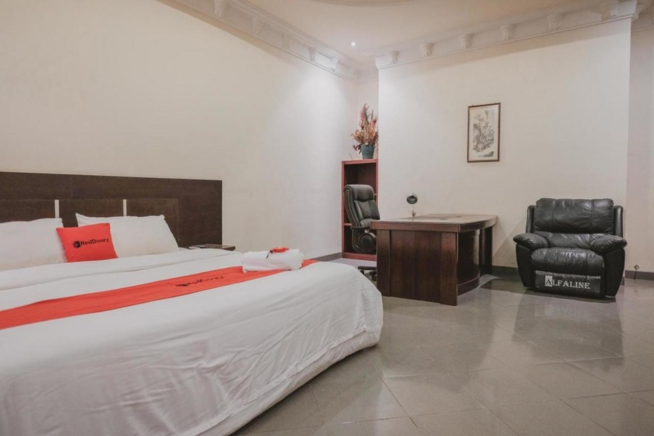 Reddoorz Premium @ Jalan Pal 10 Jambi Exterior foto