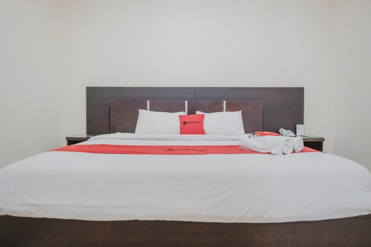 Reddoorz Premium @ Jalan Pal 10 Jambi Exterior foto