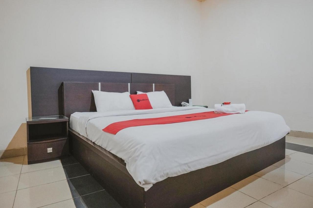 Reddoorz Premium @ Jalan Pal 10 Jambi Exterior foto
