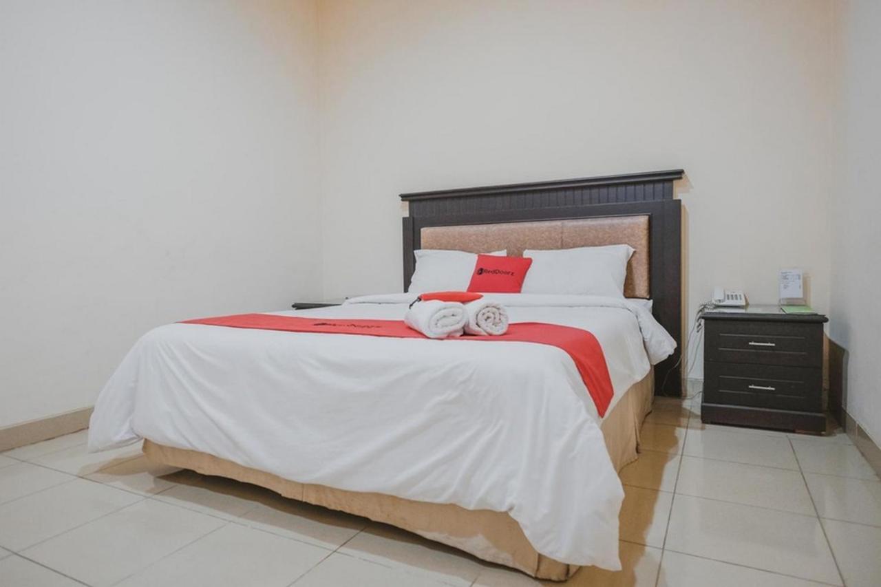 Reddoorz Premium @ Jalan Pal 10 Jambi Exterior foto