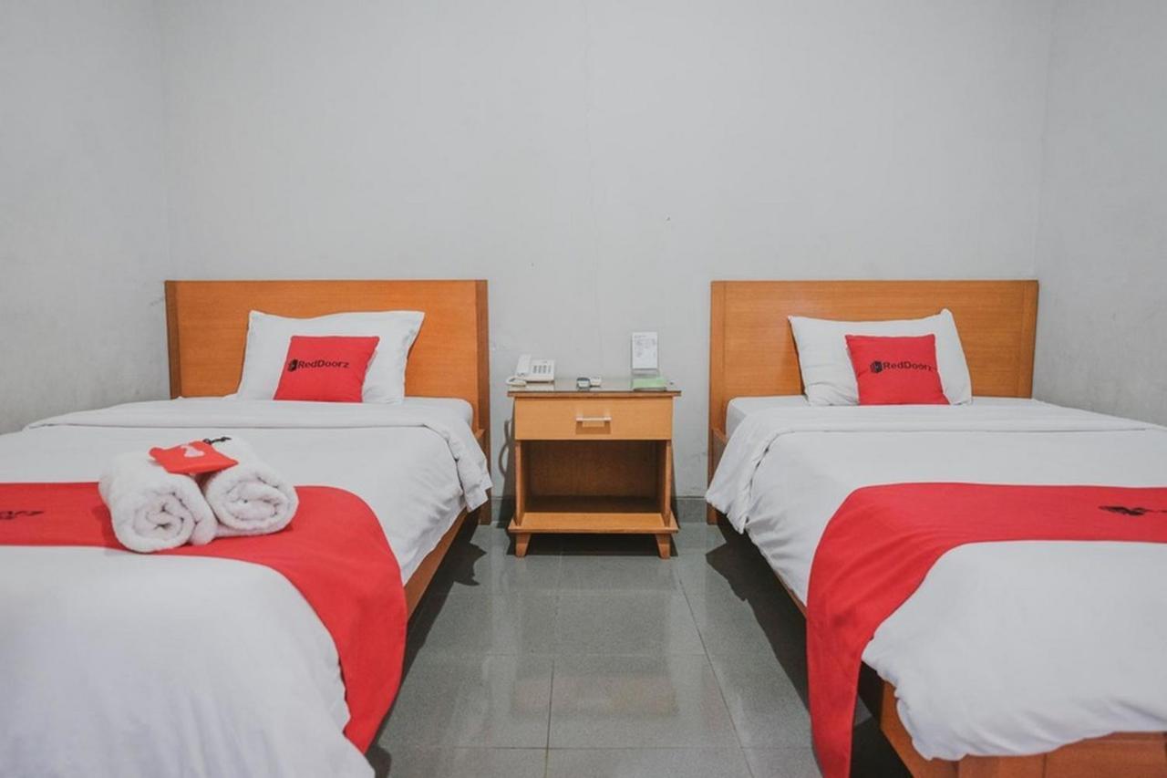 Reddoorz Premium @ Jalan Pal 10 Jambi Exterior foto