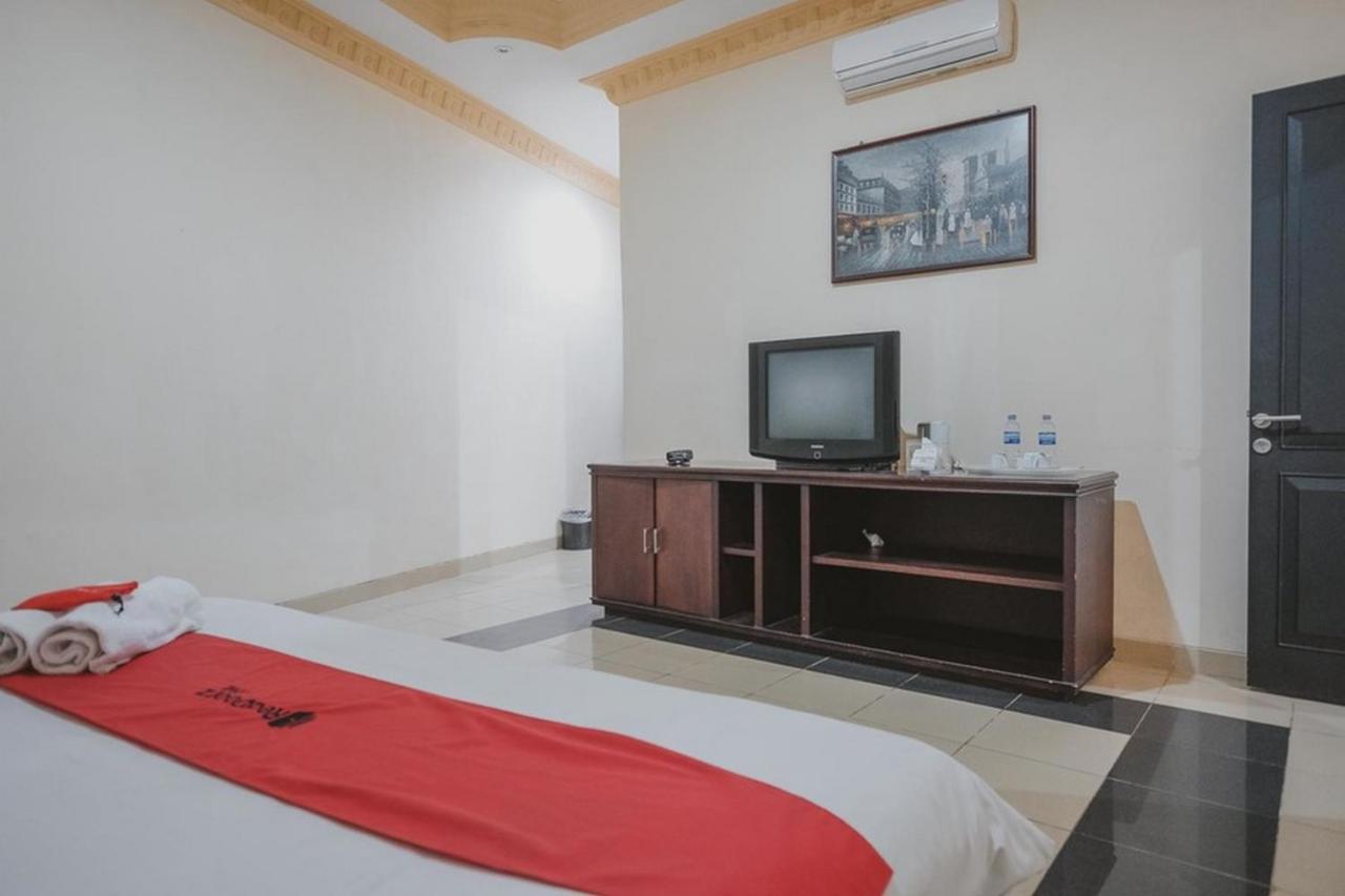 Reddoorz Premium @ Jalan Pal 10 Jambi Exterior foto