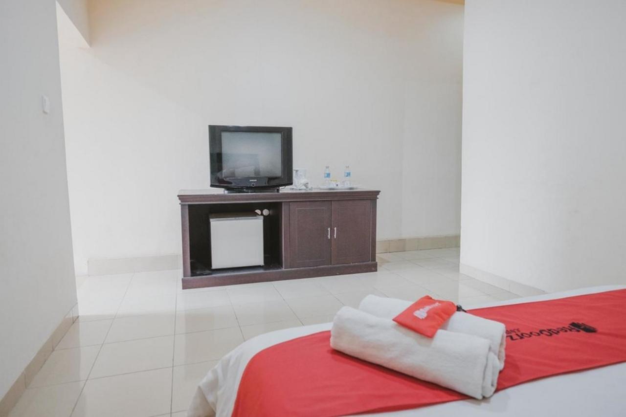 Reddoorz Premium @ Jalan Pal 10 Jambi Exterior foto