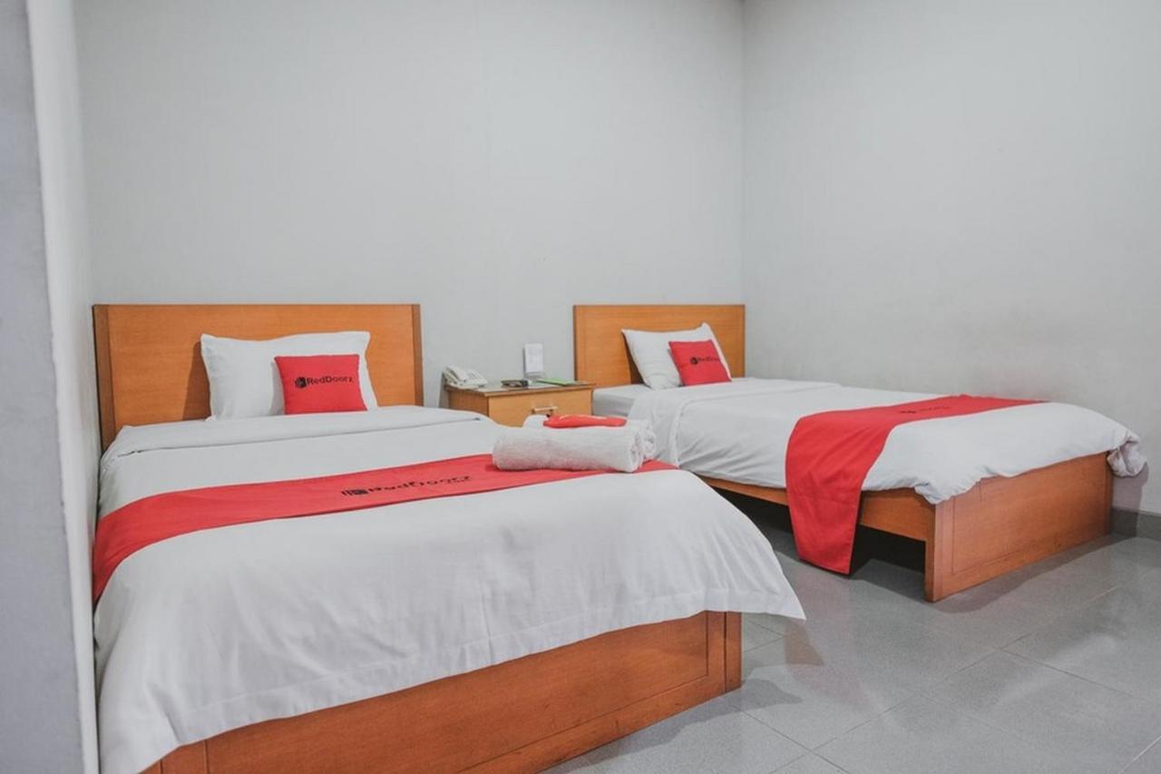 Reddoorz Premium @ Jalan Pal 10 Jambi Exterior foto